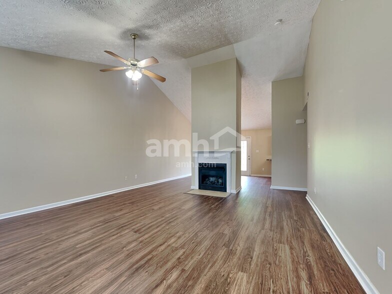 Building Photo - 1117 Long Meadow Dr