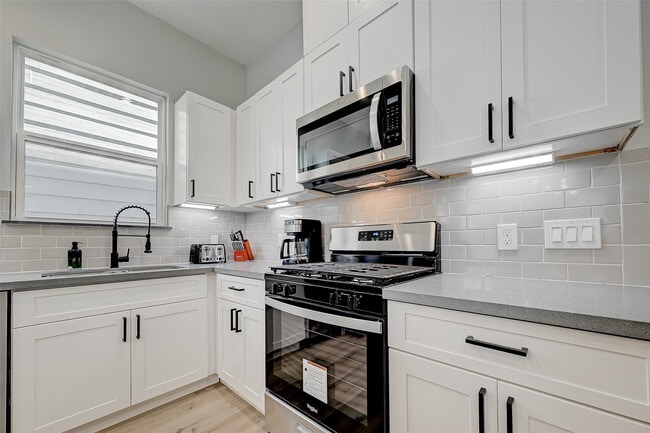 Building Photo - 2105 Sam Wilson St