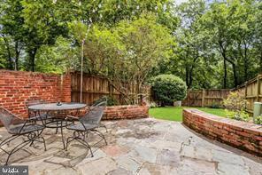 Building Photo - Charming 3-Bedroom Rental in Falls Church with 2 Full Baths and Spacious Layout!