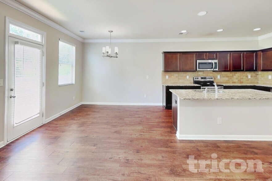 Building Photo - 1095 Lear Dr