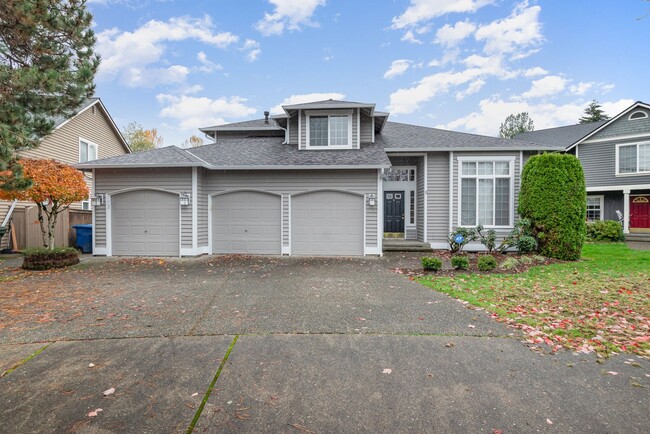 Primary Photo - 4 Bd / 2.5 Ba Renton Home