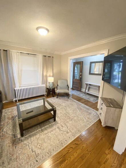 Building Photo - 184 S Highland St