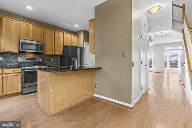 Building Photo - 6385 Levtov Landing