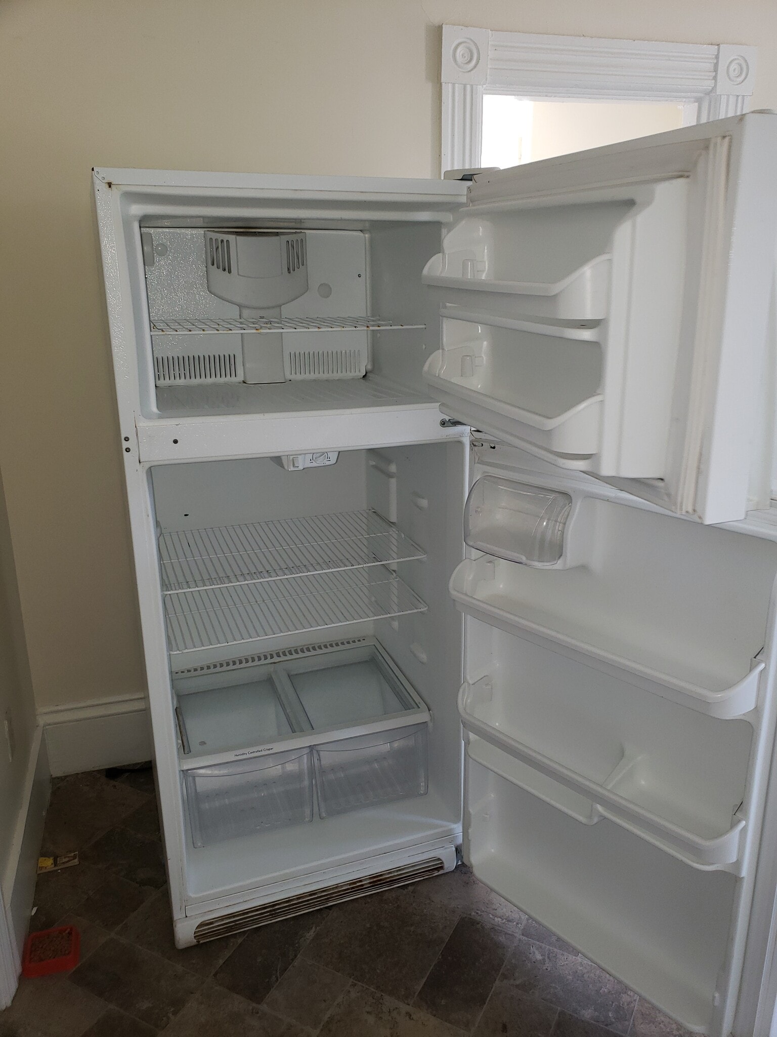 Frost-free refrigerator - 98 Snow St
