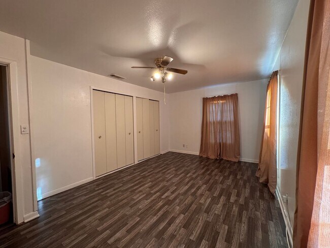 Building Photo - Small-Town Charm with Bonus Office Space