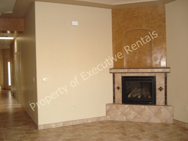 Building Photo - 4206 Tres Ninos Dr