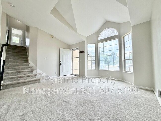 Building Photo - 979 Blue Heron Cir