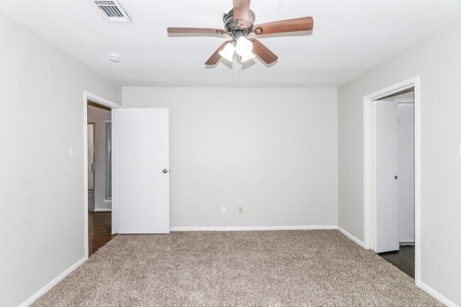 Building Photo - 1308 Wilson Dr