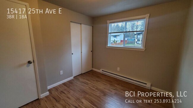 Building Photo - 15417 25th Ave E