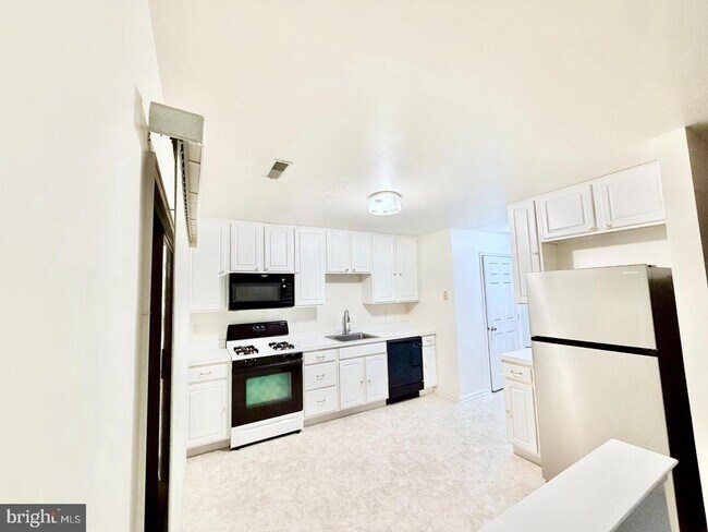 Building Photo - 2604 Delancey Way