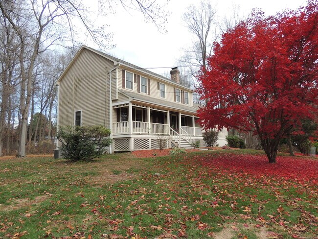 Building Photo - 12 Cardinal Ln