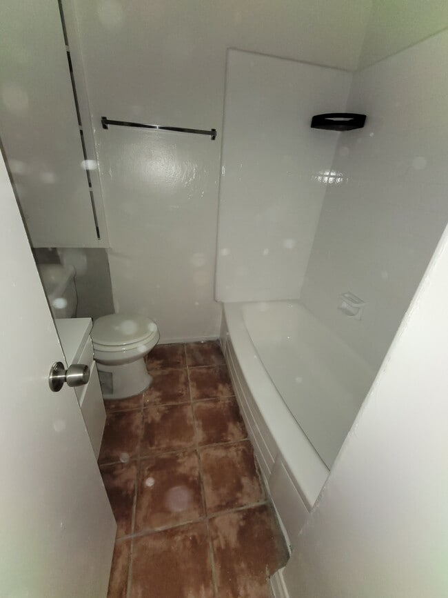 Building Photo - 7111 Woodley Ave