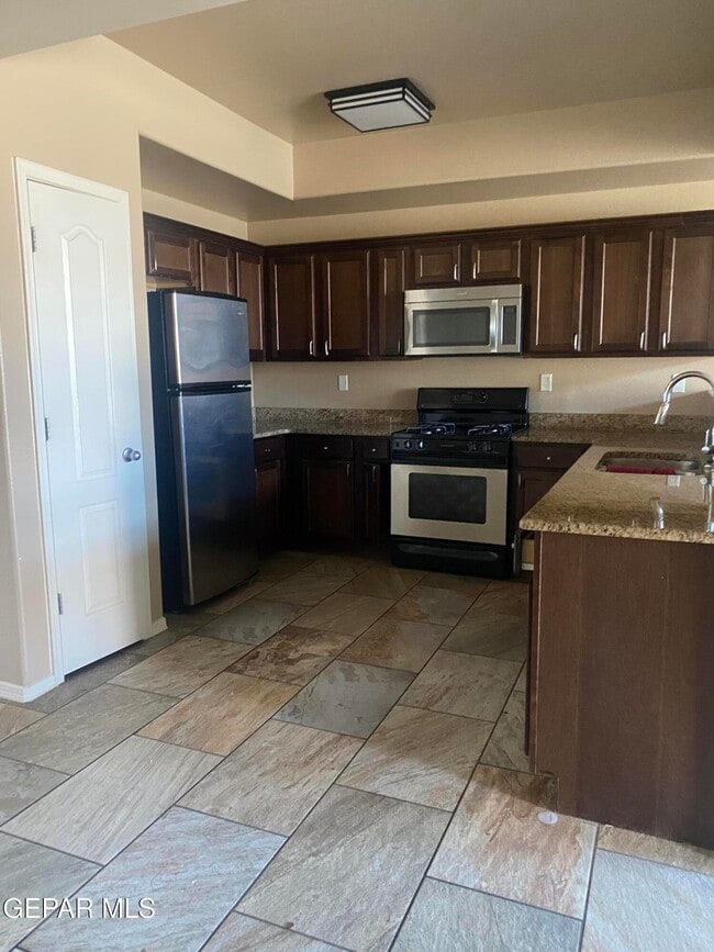 Building Photo - 7732 Maple Landing Court