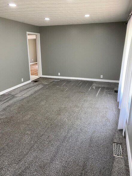 Building Photo - 1368 Laurel Glen Dr