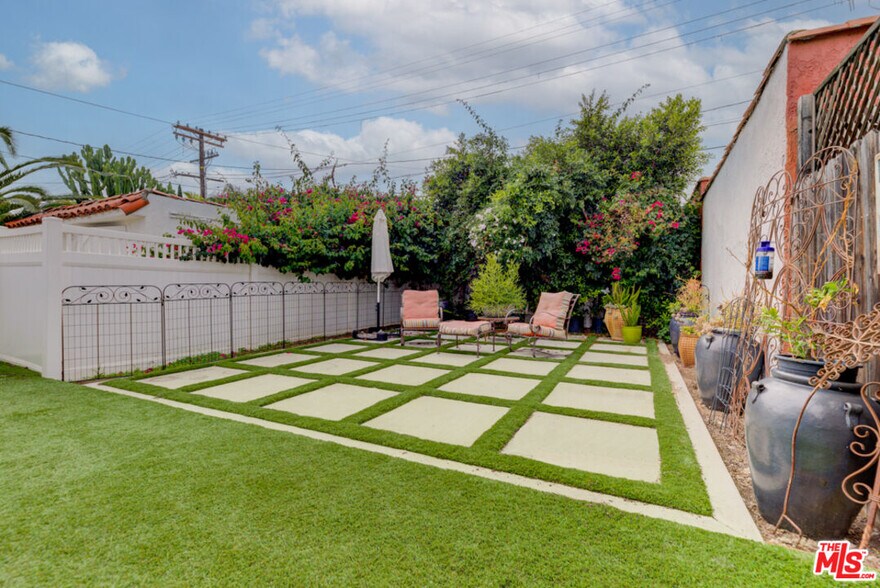 Building Photo - 1711 S Crescent Heights Blvd