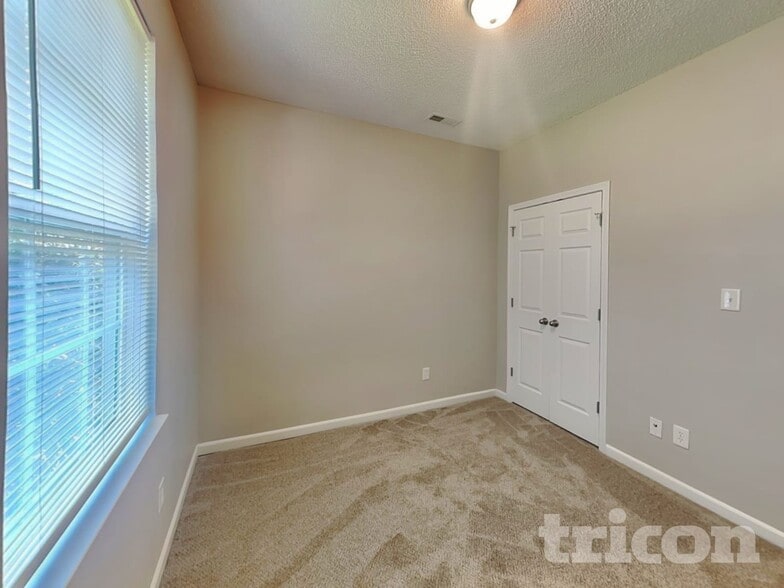 Building Photo - 309 Patrick Ave SW