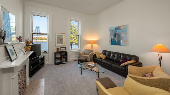 Building Photo - 225 Riverside Dr