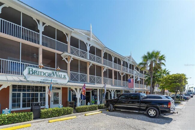 Building Photo - 4216 Plumosa Terrace