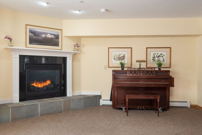 Building Photo - 1 bed, 1 bath independent senior living (55+ years of age) heat, hot water, & electricity include...