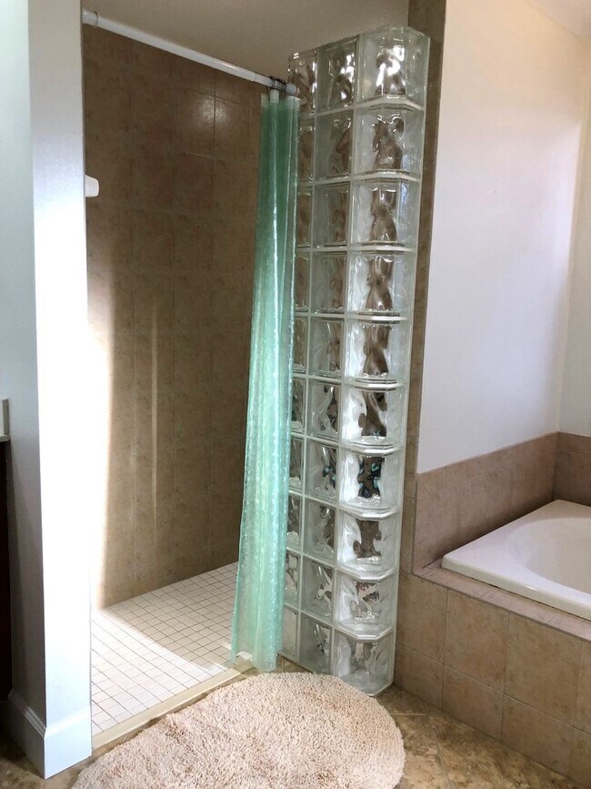 Building Photo - Osprey, FL 4BR/3BA Single Family Pool Home