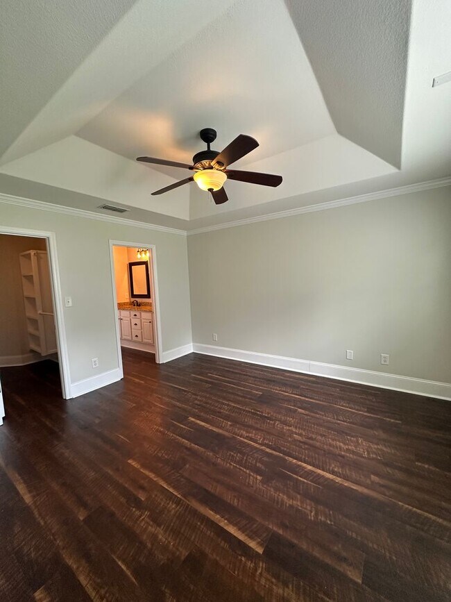 Building Photo - Gorgeous 3 Bedroom 2 Bath home in Piney Z ...
