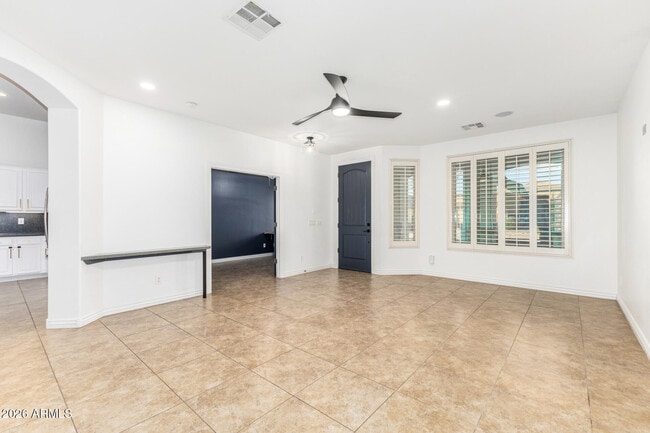 Building Photo - 2833 E Cobalt St