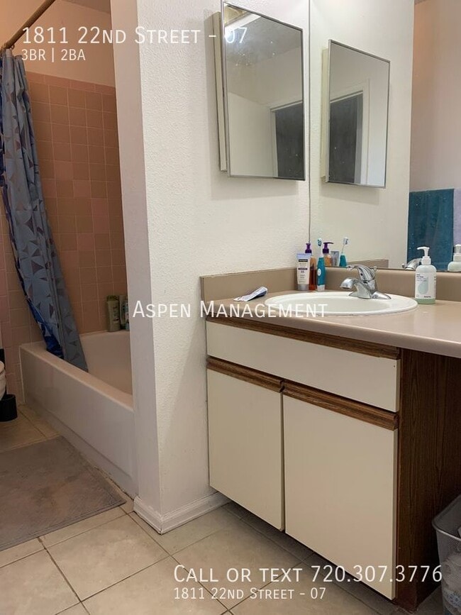 Building Photo - 1811 22nd St