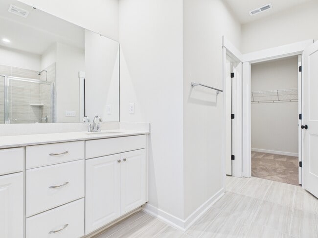 Building Photo - 9529 Munsing Dr