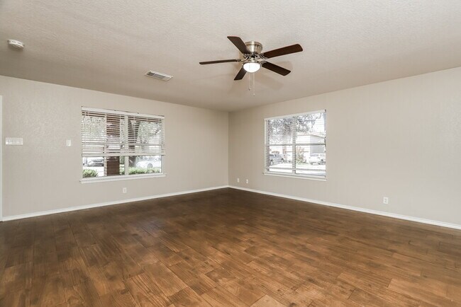 Building Photo - 11727 Ripplewood