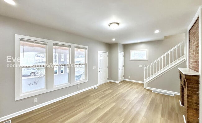 Building Photo - 2432 Steele Ave