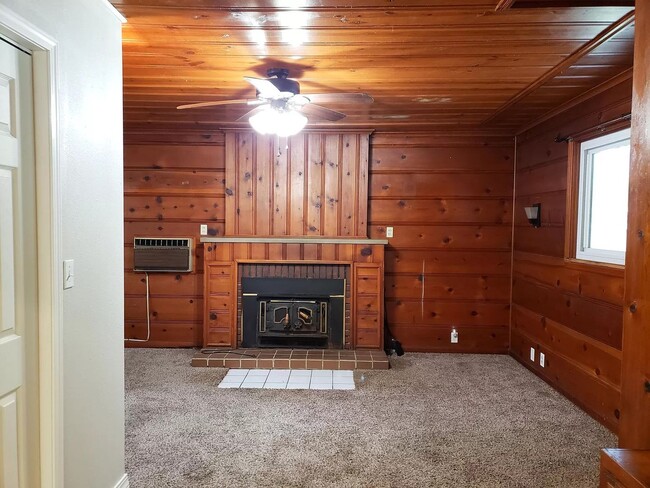 Building Photo - 3 bd/1 ba 1,272 sqft single family home