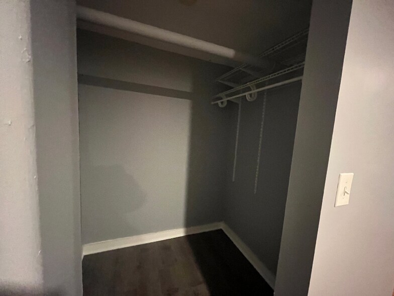 Building Photo - 1830 N Oakland Ave