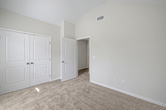 Building Photo - 8850 Snelling Dr