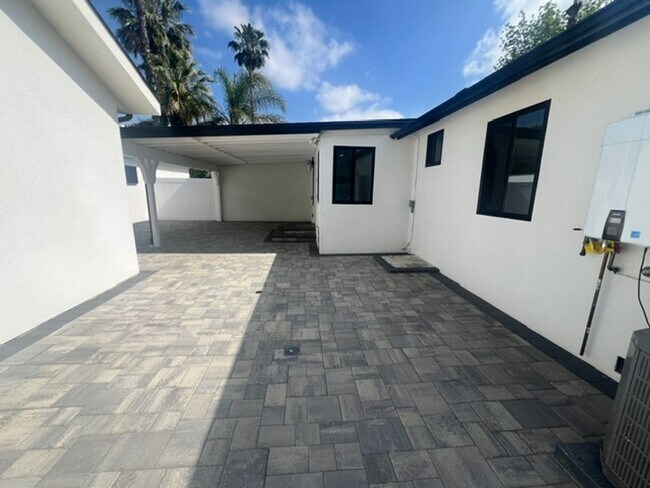 Building Photo - 7317-7321 Garden Grove Avenue