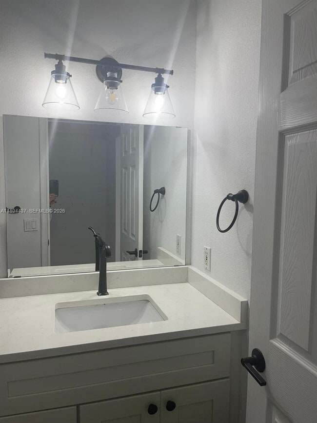 Building Photo - 10 Sheoah Blvd