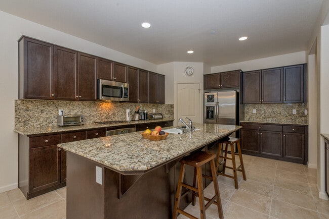 Building Photo - Pristine Harlan Ranch Home