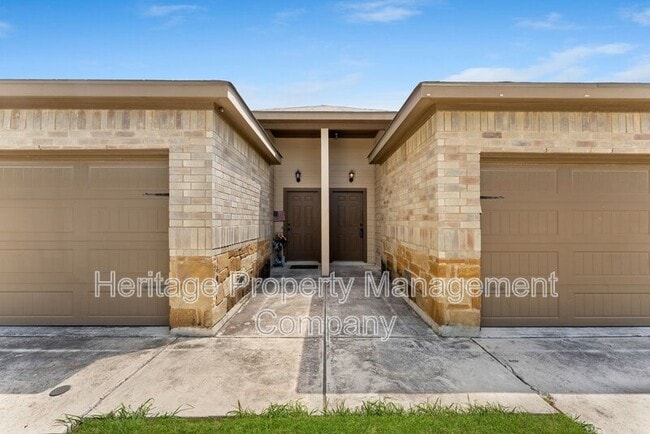 Building Photo - 2541 Pahmeyer Rd