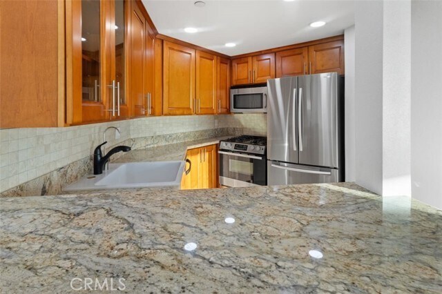 Building Photo - 1060 Calle Del Cerro