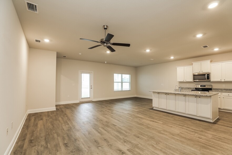 Building Photo - 428 Eagle Lake Wy
