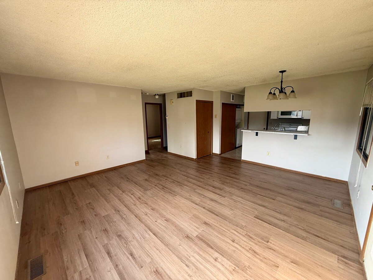 Building Photo - 7608 Vinewood Ct