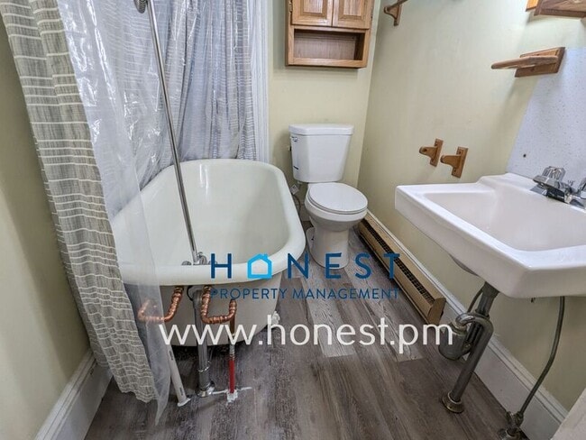 Building Photo - 3 Deeb St