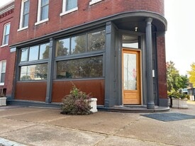 Building Photo - 2624 Pestalozzi St