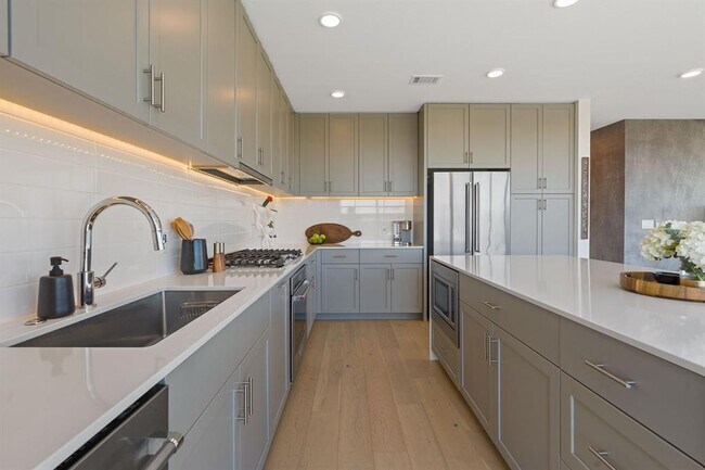 Building Photo - 1600 S 1st St