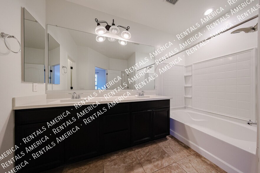 Building Photo - 41192 W Rio Bravo Dr