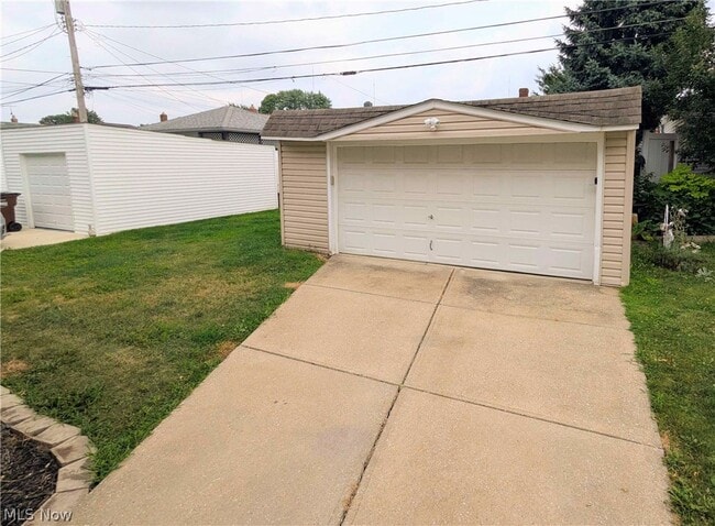 Building Photo - 3207 Wellington Ave