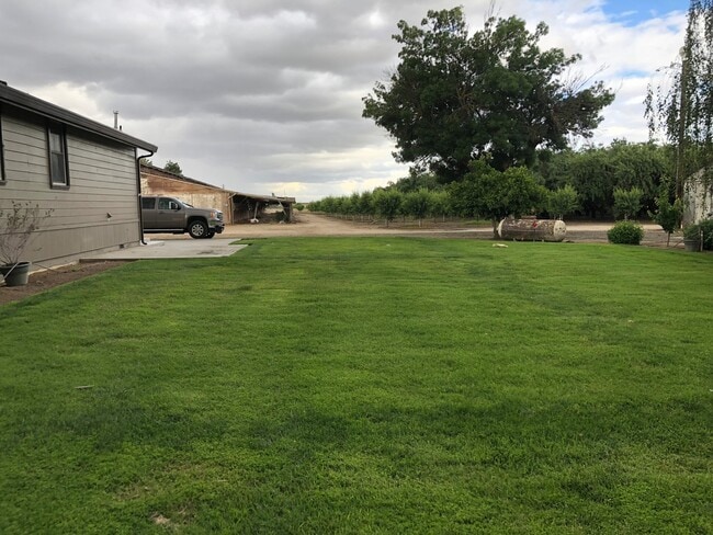 Building Photo - 1980 Sultana Dr