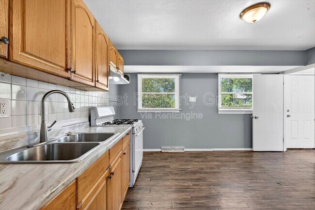 Building Photo - 409 Shepley Dr