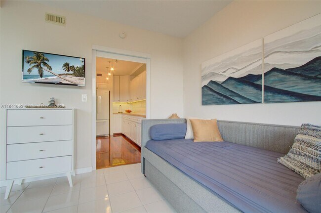 Building Photo - 181 Crandon Blvd
