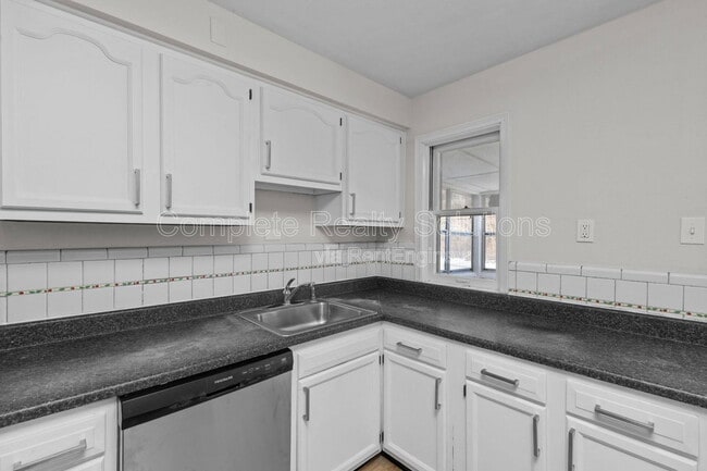 Building Photo - 9604 Colony Dr