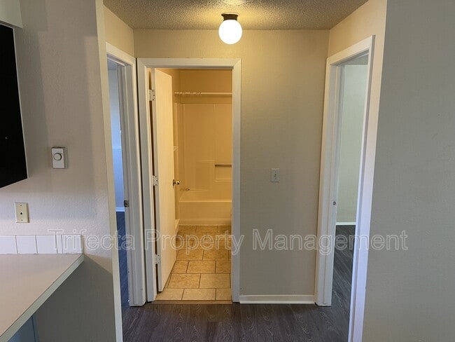 Building Photo - 4951 Basswood Dr